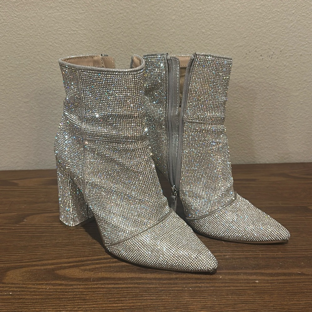 Steve Madden. Diamond booties. 8.5
